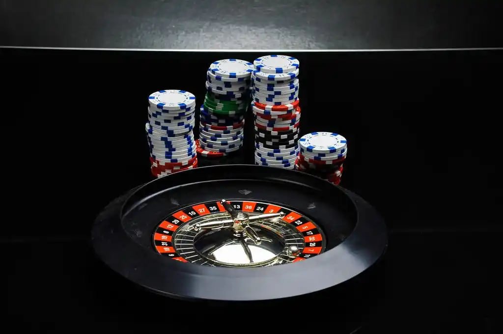 Live Casino di pulau77 menawarkan dealer langsung serta permainan kasino populer secara nyata
